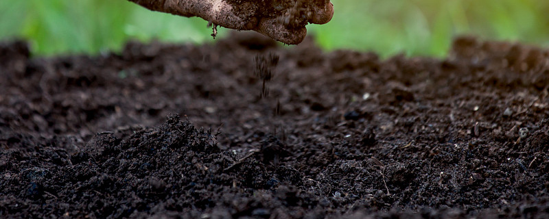 种菜的土怎么弄，怎样自制土壤